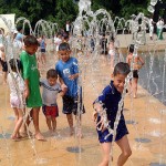 Distraerse con agua y arena, placentero y educativo